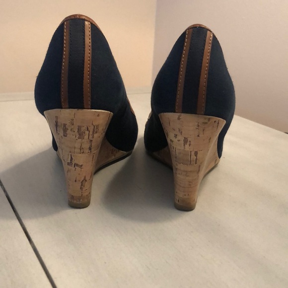 Wedge Heels - Picture 3 of 4